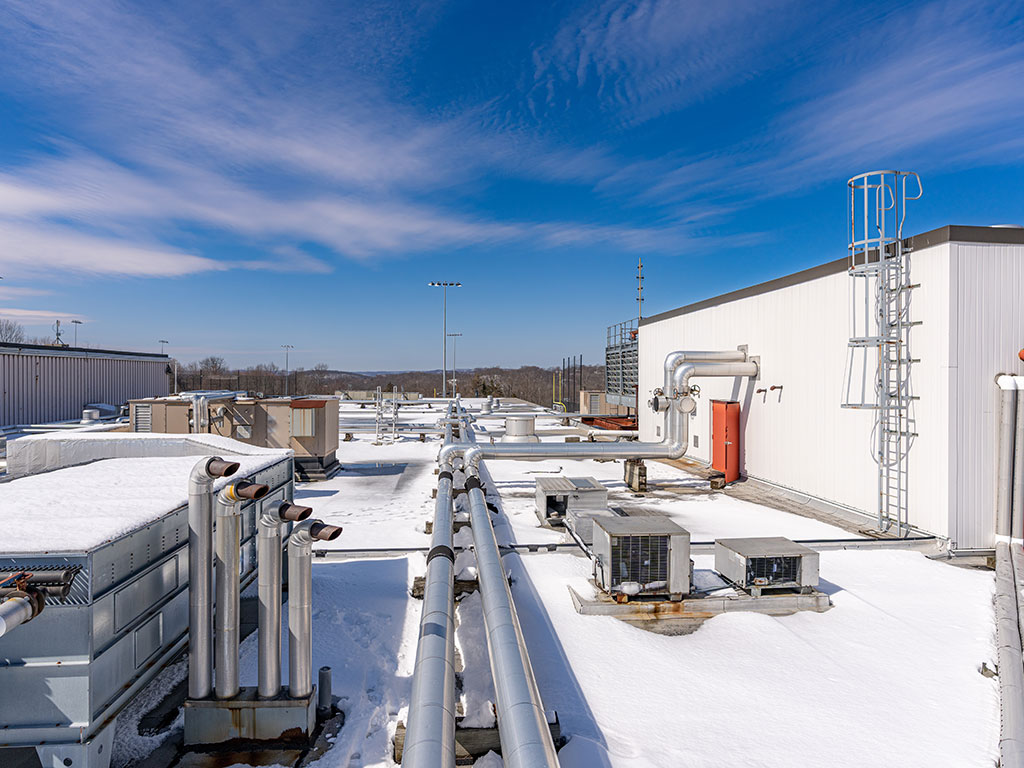 commercial building exterior winter maintenance